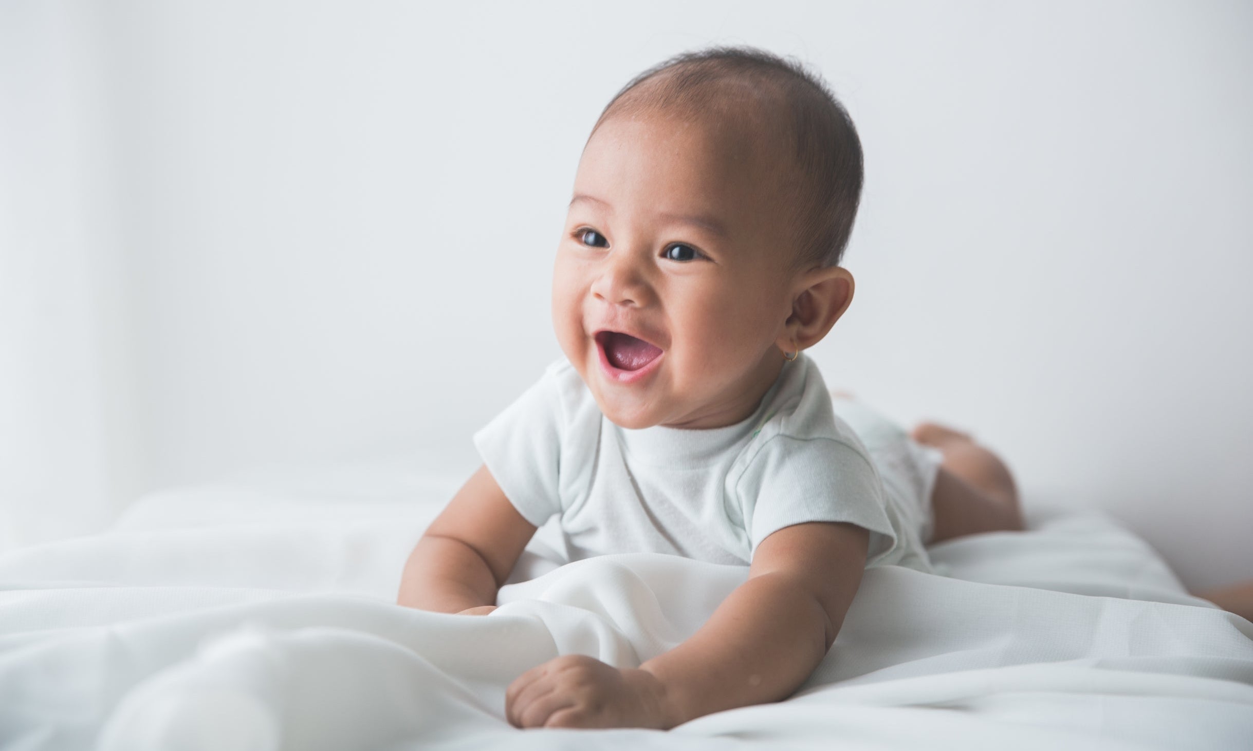 Zipster Blog-5 Fabulous Ways to Keep Your Baby Entertained and Happy at Home