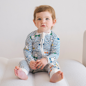 Bebé con el mono de bambú ZIPSTER x Miffy pelele de bambú «Peek-a-Boo Blue»
