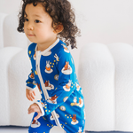 Bebé con el pijama de bambú ZIPSTER x Miffy Starry Sleep de bambú