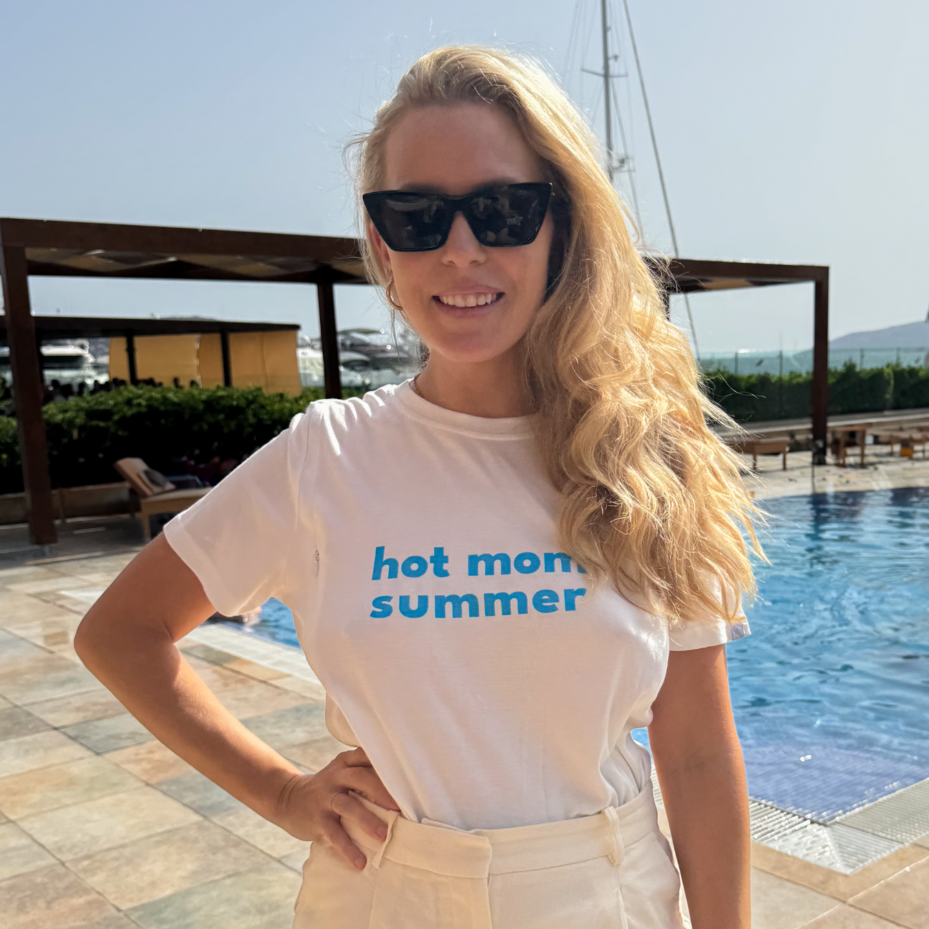 Breastfeeding T-Shirt - Hot Mom Summer