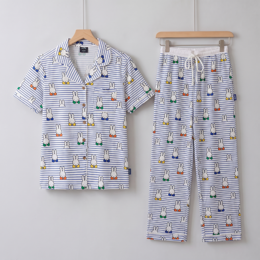 Conjunto de pijama de bambú para hombre Miffy «Peek-a-Boo Blue», vista frontal